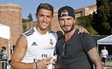 库里30岁后仍保持高水平：这数据超乔丹成历史第一+近8战场均30分