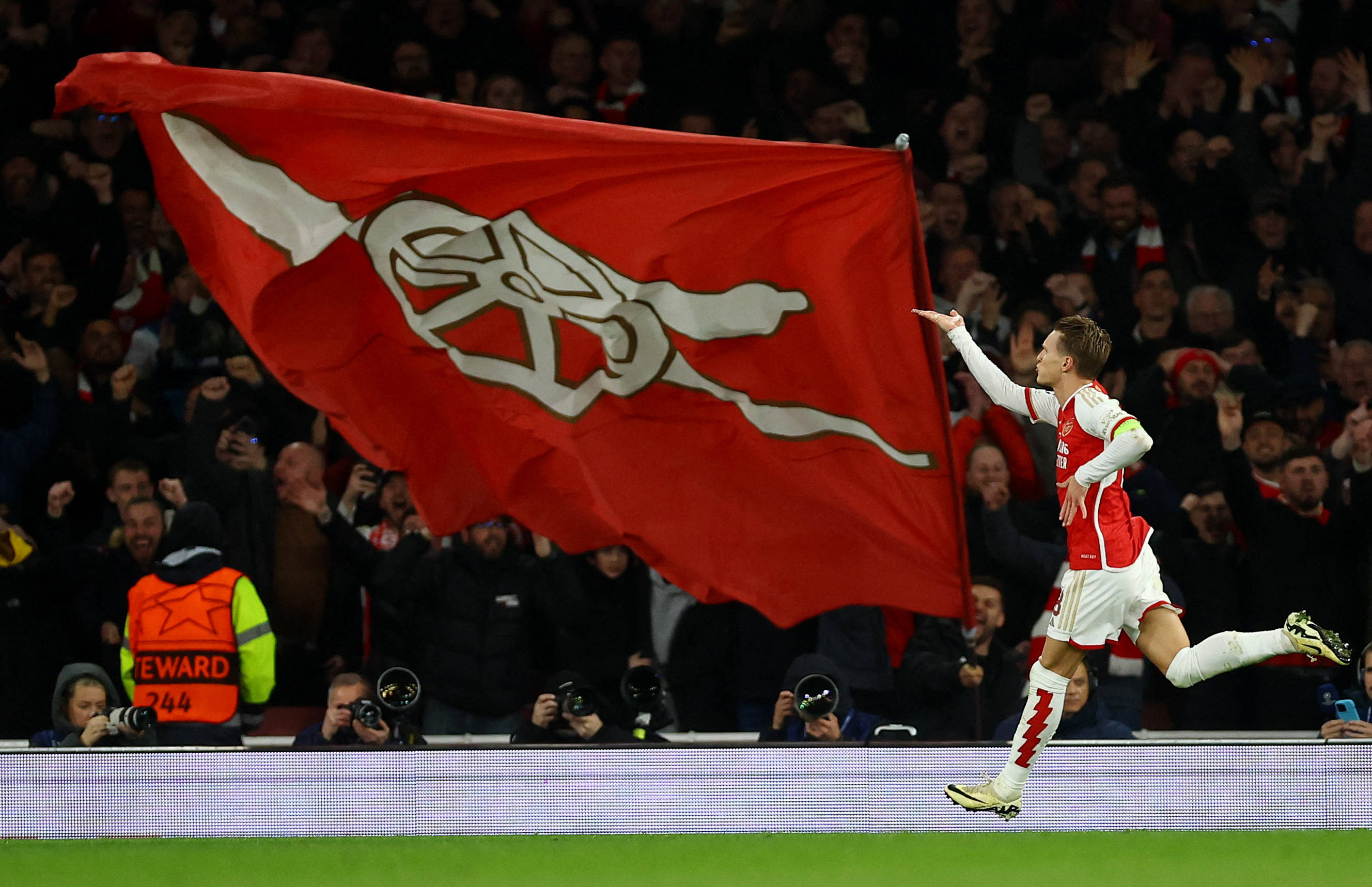 综合体育新闻最新动态更新 覆盖足球篮球电竞等热门项目