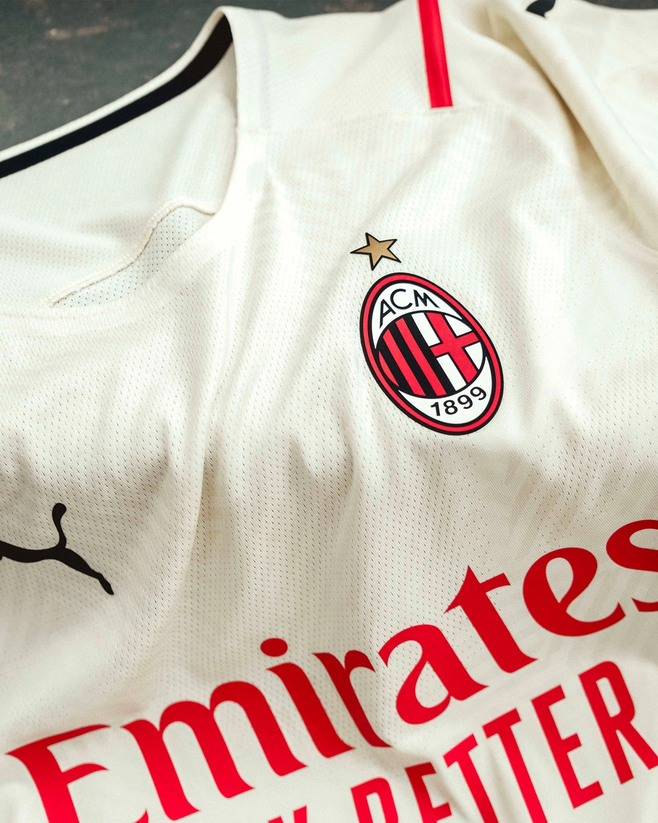 英雄出少年！这三位球员，才15岁就登陆英超，枪手独占两人！